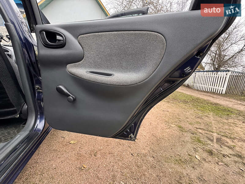 Седан Daewoo Sens 2004 в Іршанському