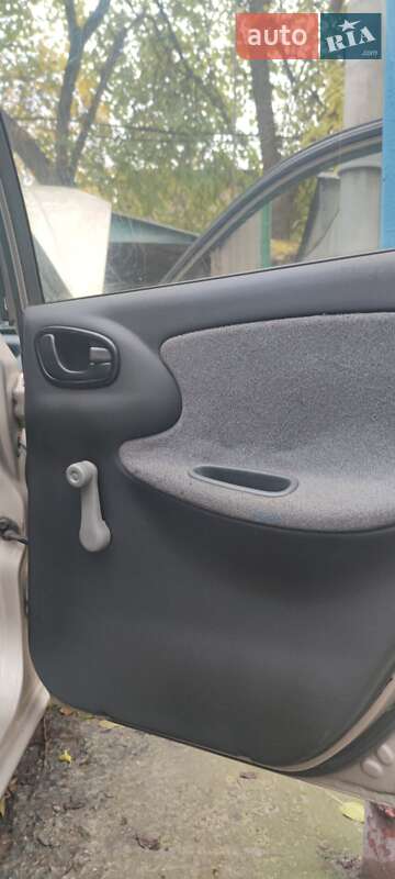 Седан Daewoo Sens 2004 в Дніпрі