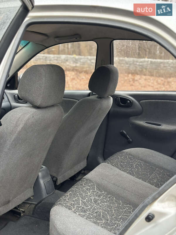 Седан Daewoo Sens 2005 в Харкові