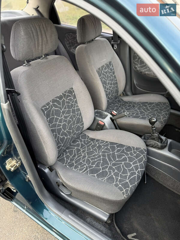 Седан Daewoo Sens 2003 в Киеве