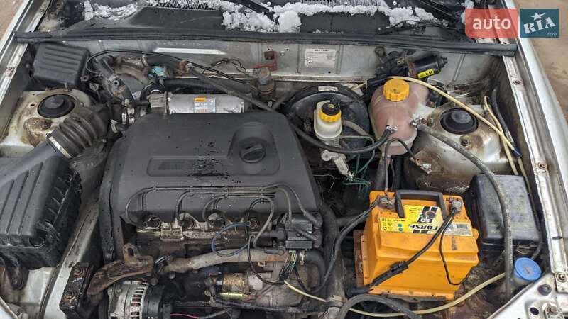 Седан Daewoo Sens 2004 в Радивиліві