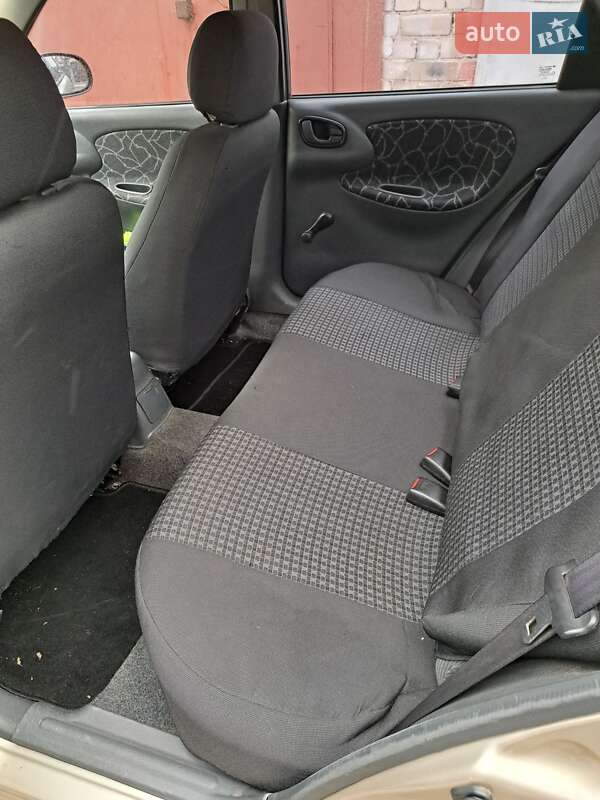 Седан Daewoo Sens 2004 в Чернигове