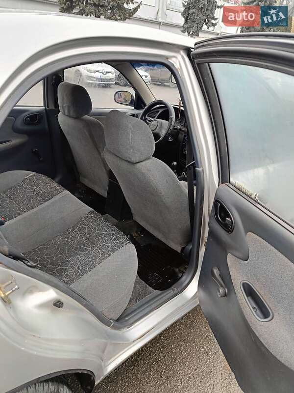 Седан Daewoo Sens 2004 в Тернополі