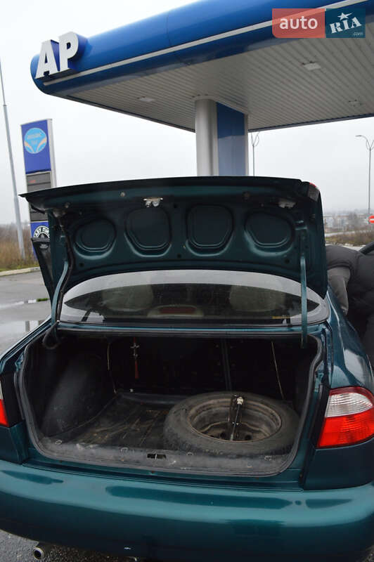 Седан Daewoo Sens 2002 в Корсуне-Шевченковском