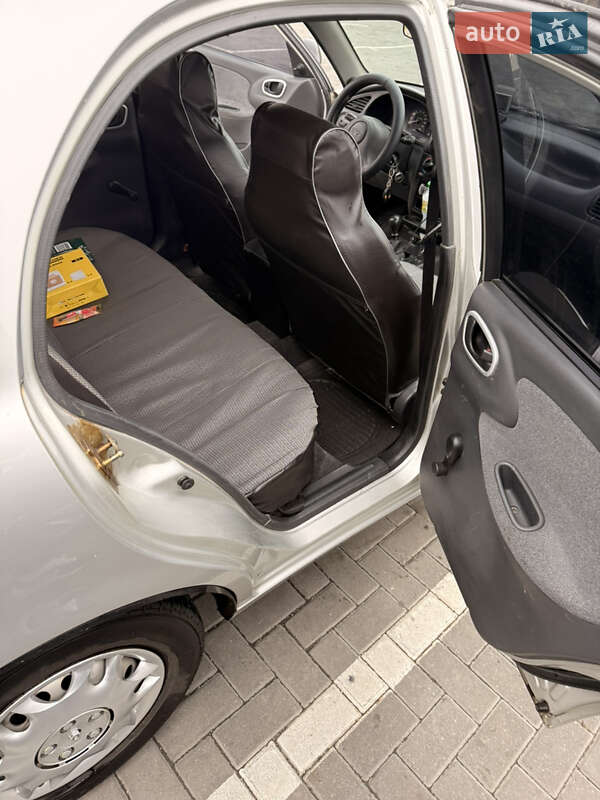 Седан Daewoo Sens 2004 в Днепре