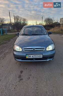 Седан Daewoo Sens 2010 в Ровно