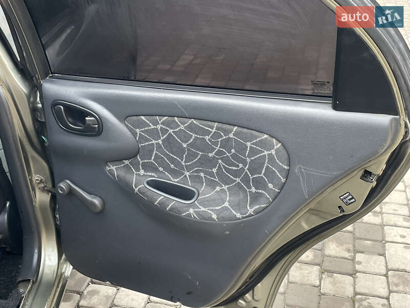 Седан Daewoo Sens 2003 в Теофиполе