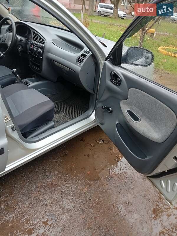 Седан Daewoo Sens 2005 в Ужгороде