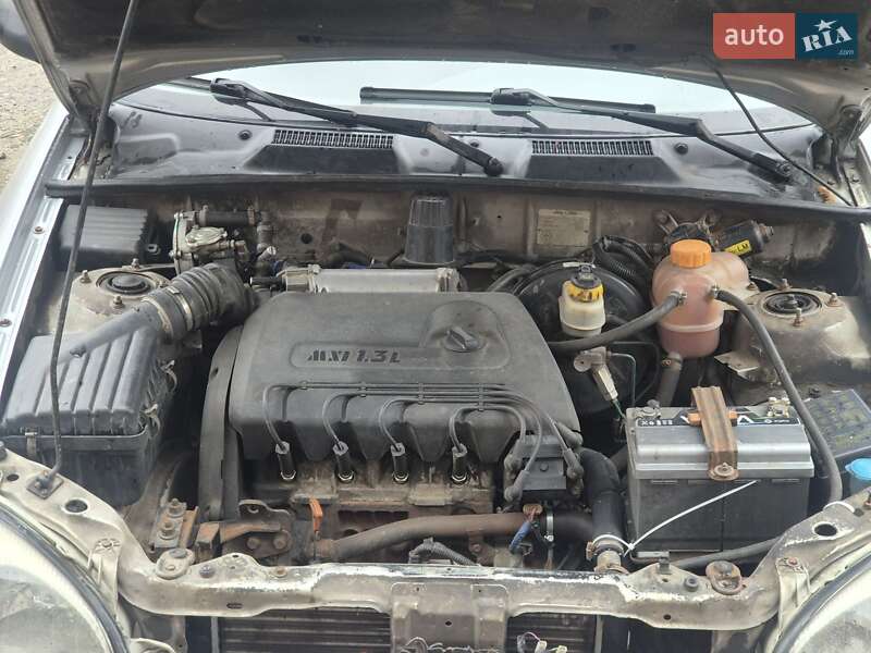 Седан Daewoo Sens 2004 в Днепре