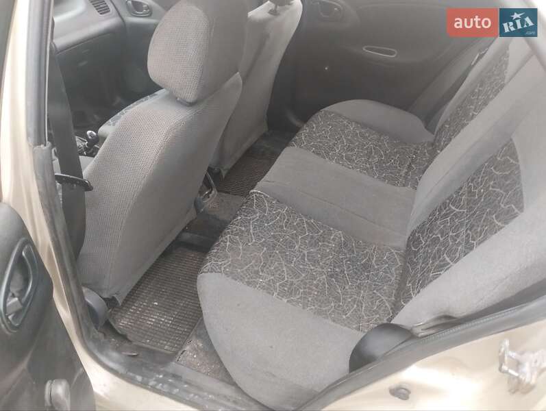 Седан Daewoo Sens 2003 в Запоріжжі