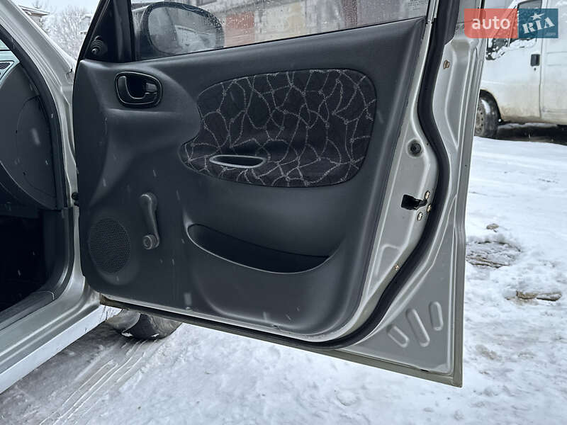 Седан Daewoo Sens 2003 в Івано-Франківську