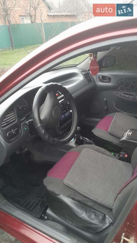 Седан Daewoo Sens 2002 в Гадяче