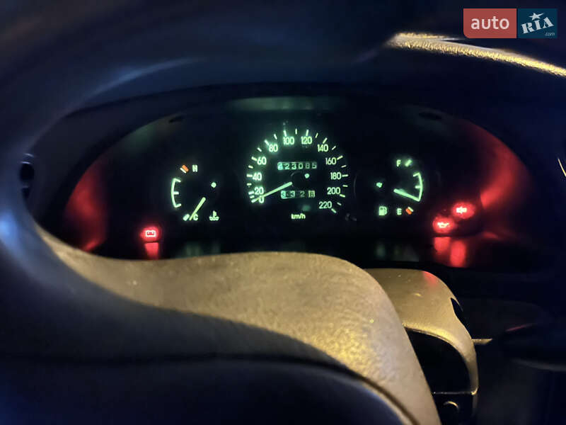 Седан Daewoo Sens 2003 в Харькове