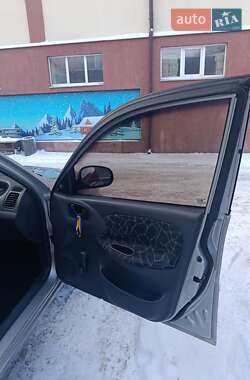 Седан Daewoo Sens 2003 в Умані