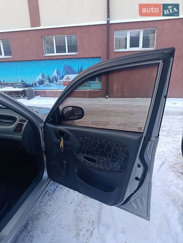 Седан Daewoo Sens 2003 в Умани