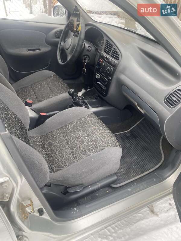 Седан Daewoo Sens 2005 в Ужгороде