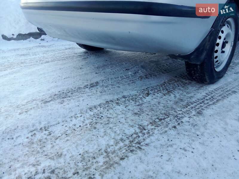 Седан Daewoo Sens 2005 в Вараше