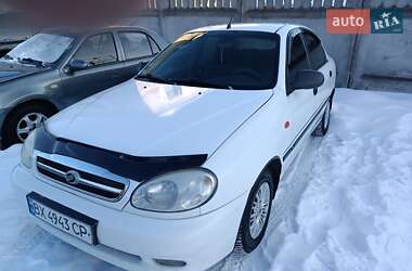 Седан Daewoo Sens 2010 в Деражне