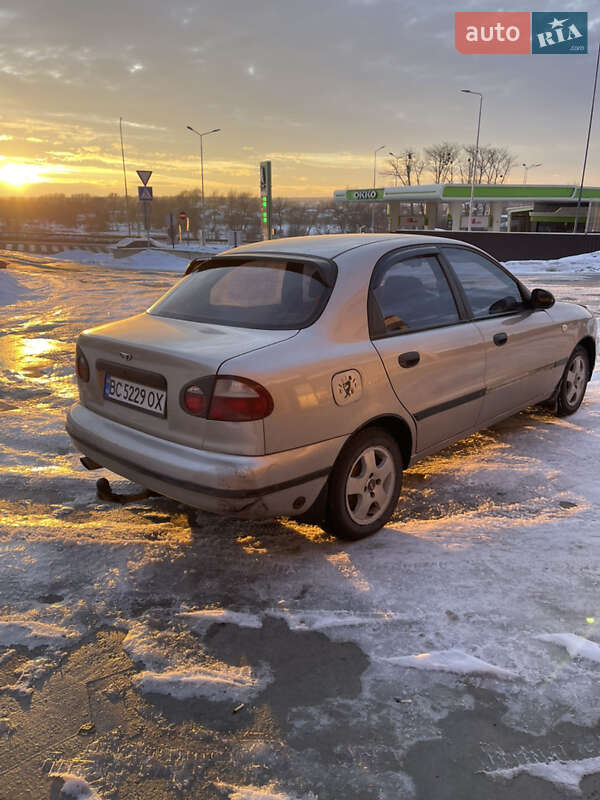 Седан Daewoo Sens 2004 в Ходореві