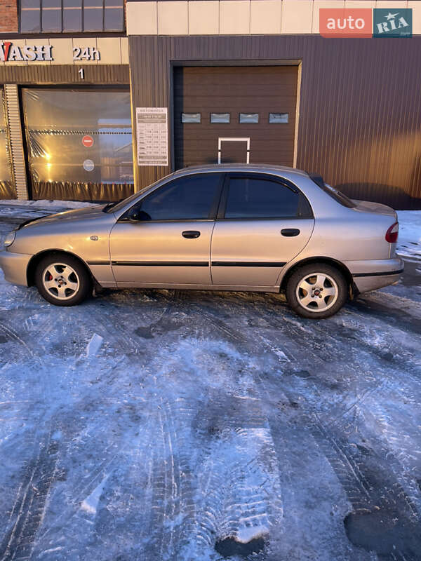 Седан Daewoo Sens 2004 в Ходореві