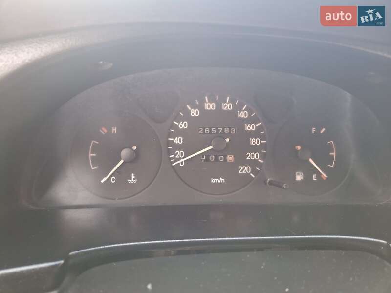 Седан Daewoo Sens 2004 в Кременці