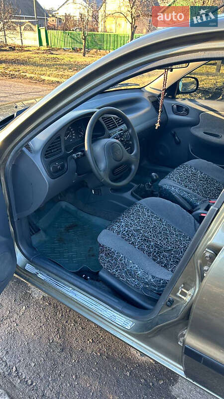 Седан Daewoo Sens 2005 в Вільнянську