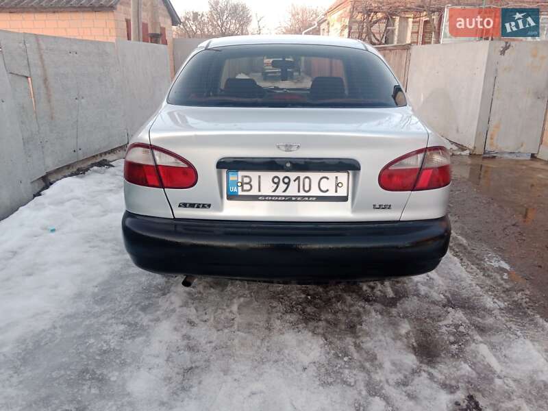 Седан Daewoo Sens 2006 в Ромнах