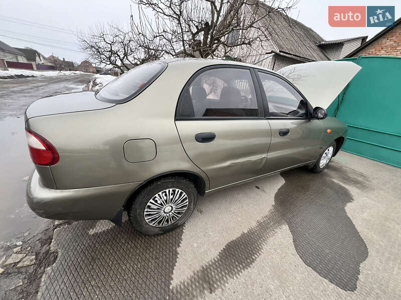 Седан Daewoo Sens 2003 в Умані