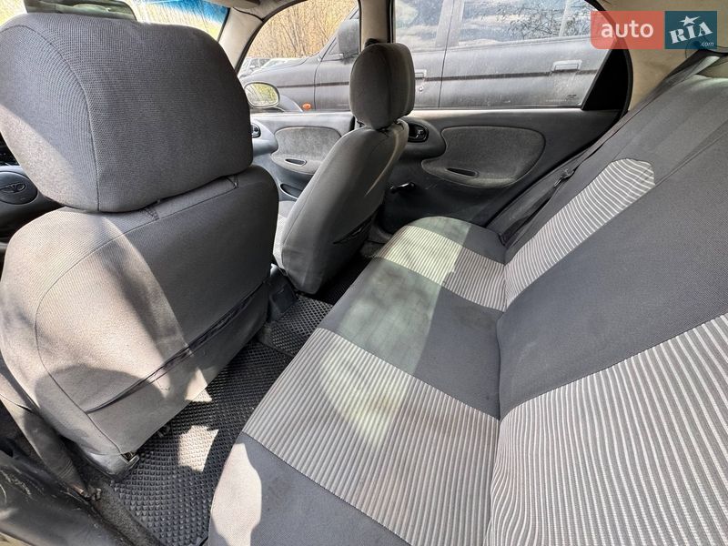 Седан Daewoo Sens 2004 в Запоріжжі