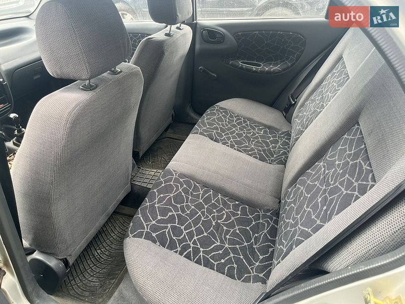 Седан Daewoo Sens 2002 в Львові