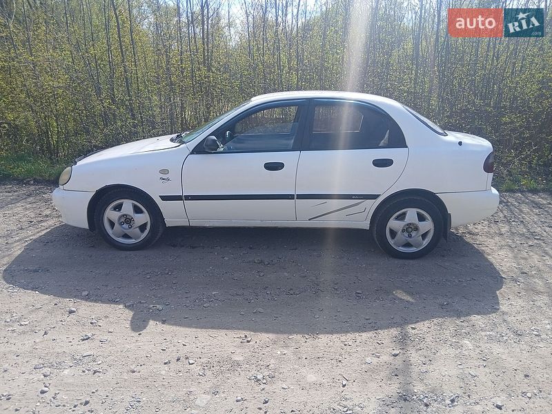 Седан Daewoo Sens 2002 в Хотине