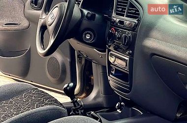 Седан Daewoo Sens 2004 в Дніпрі