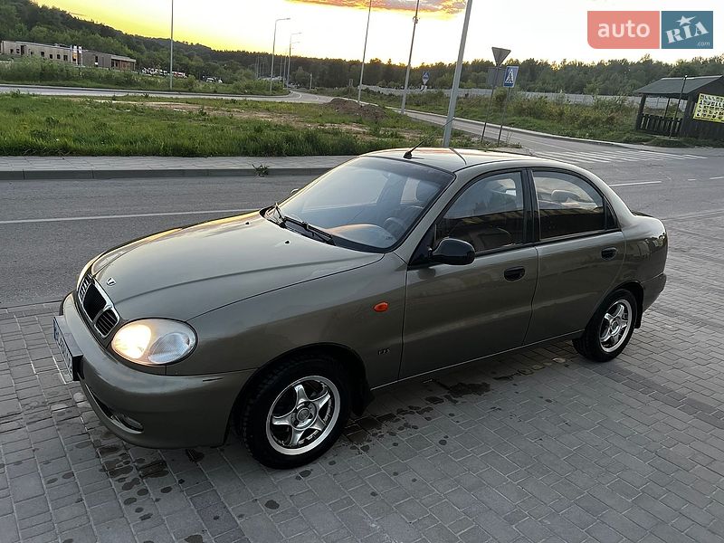 Седан Daewoo Sens 2004 в Львове