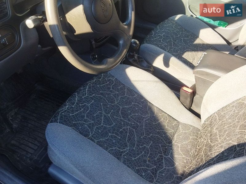 Седан Daewoo Sens 2004 в Днепре