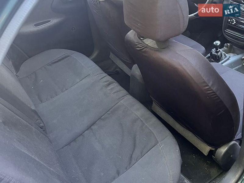 Седан Daewoo Sens 2004 в Запоріжжі