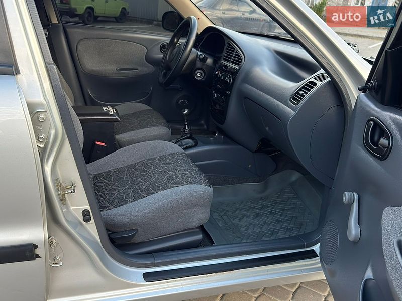 Седан Daewoo Sens 2004 в Кременчуці