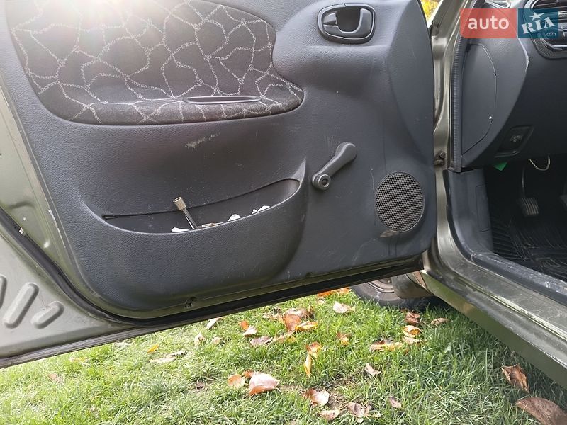 Седан Daewoo Sens 2003 в Смілі