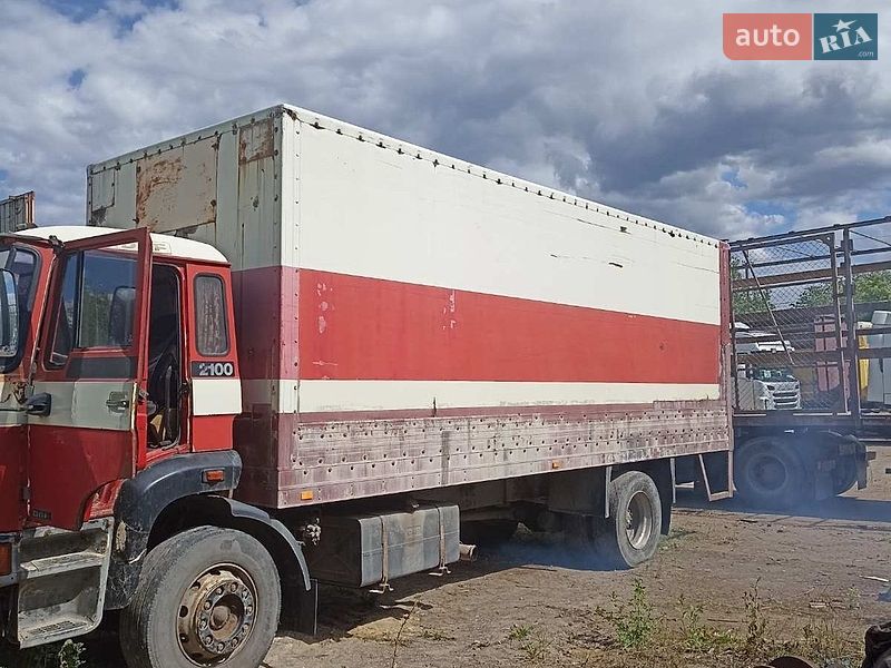 Грузовой фургон DAF 2100 1988 в Львове