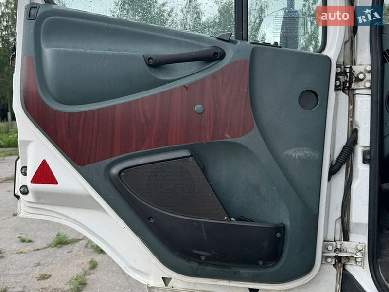 Рефрижератор DAF 75 2003 в Прилуках