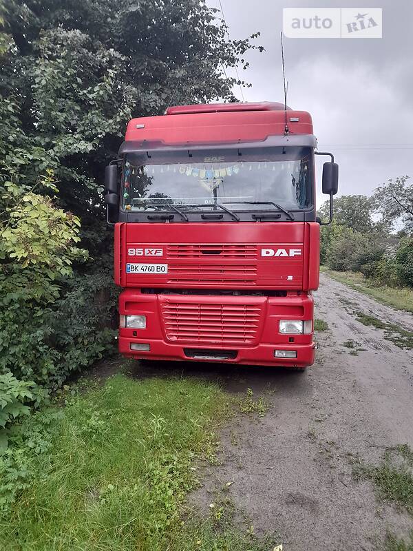 Тягач DAF 95 2001 в Рівному