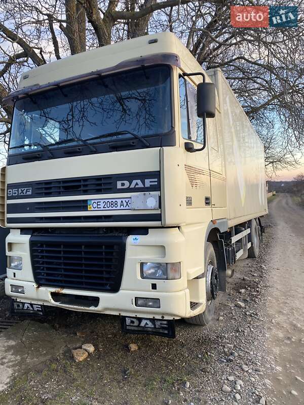 Грузовой фургон DAF 95 2001 в Черновцах