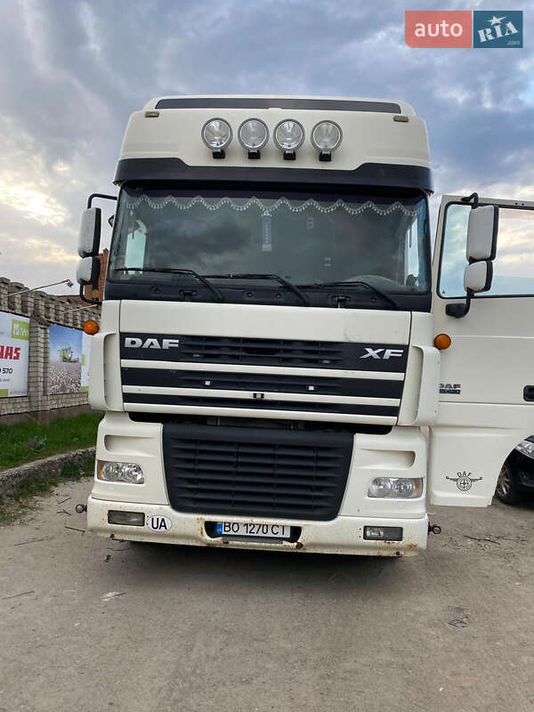 Самосвал DAF 95 2007 в Чорткове