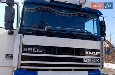 Тягач DAF 95 2001 в Ладыжине
