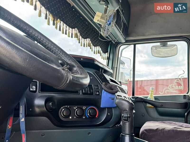 Тягач DAF 95 2006 в Ровно