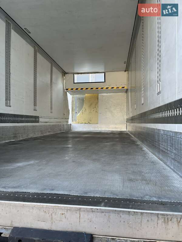 Контейнеровоз DAF CF 75 2008 в Черкасах