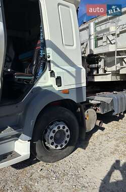 Тягач DAF CF 85 2004 в 
