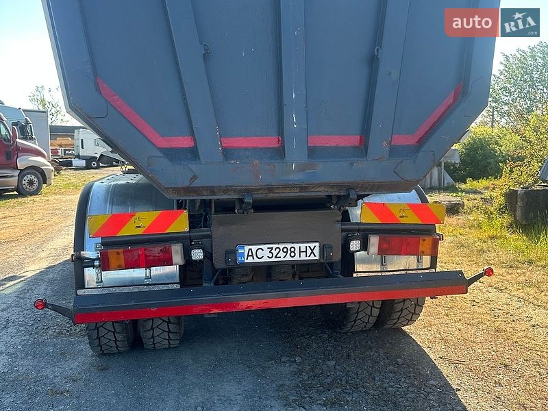Самоскид DAF CF 85 2004 в Ужгороді