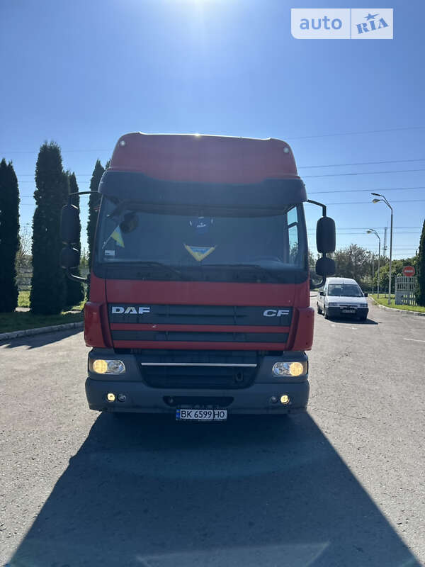 Грузовой фургон DAF CF 2010 в Ровно
