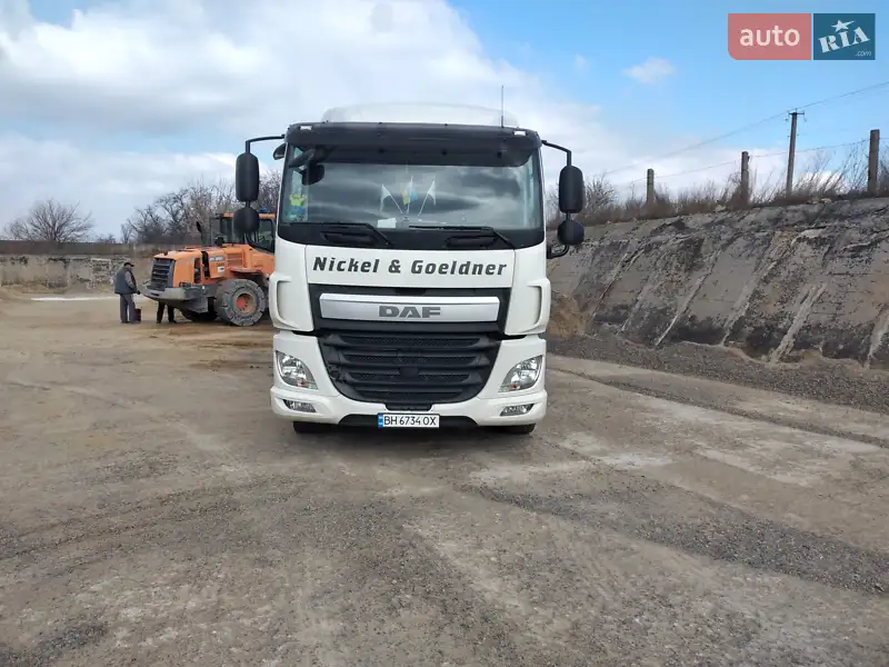 Тягач DAF CF 2015 в 