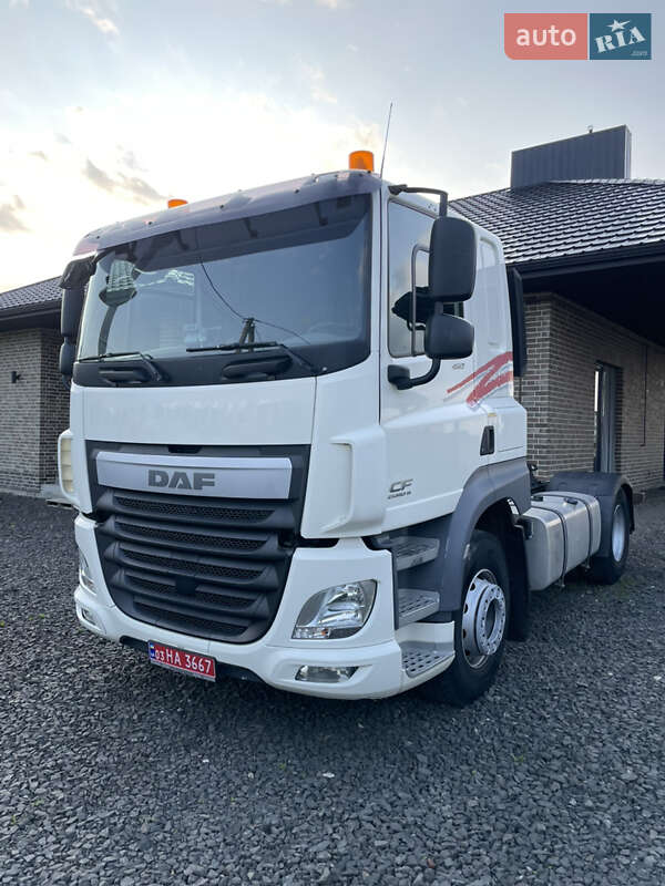 Тягач DAF CF 2015 в 